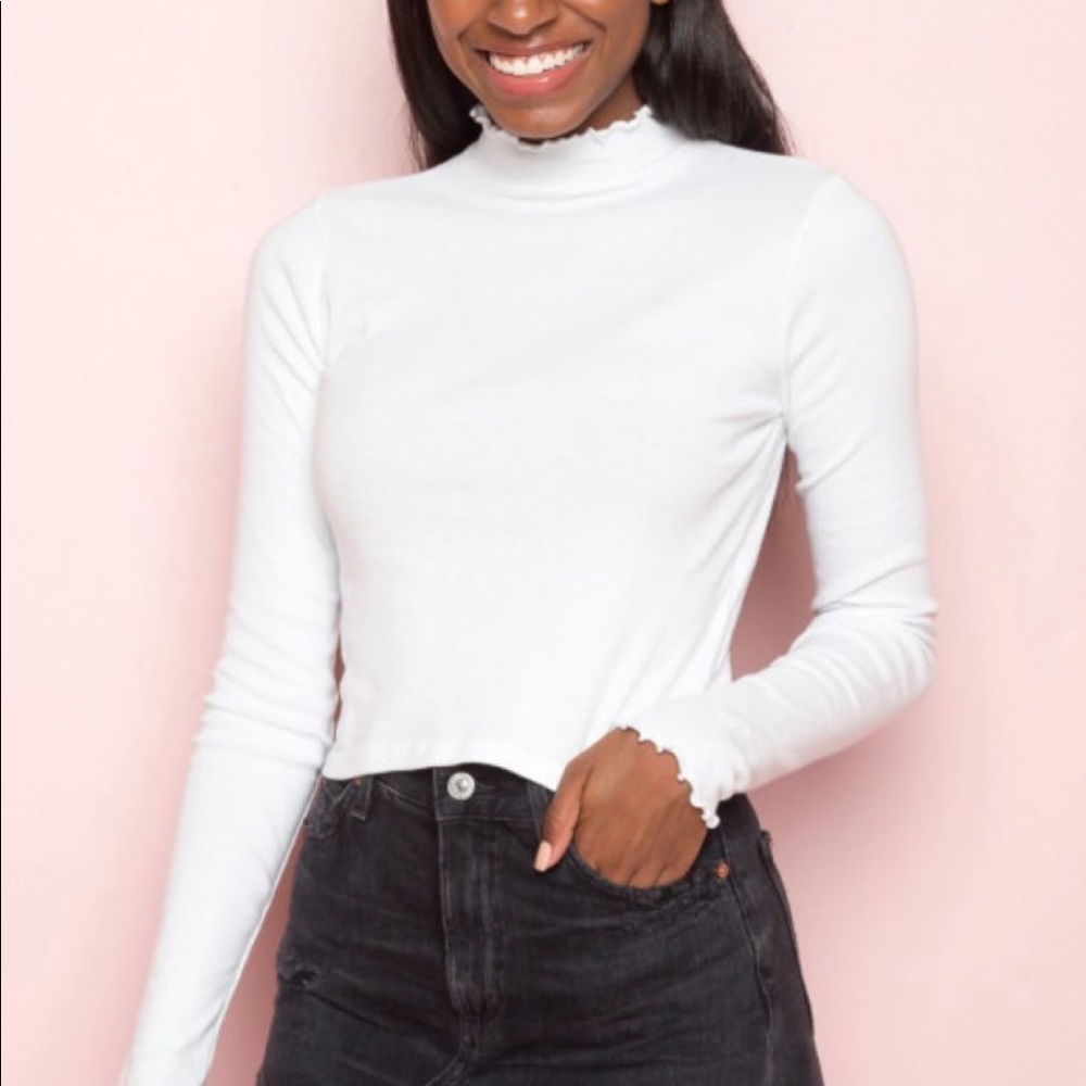 BRANDY MELVILLE SHELLEY TOP